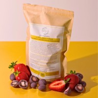 Ягоды клубники в двухслойном молочно-ягодном сыроедном шоколаде, 300 гр.